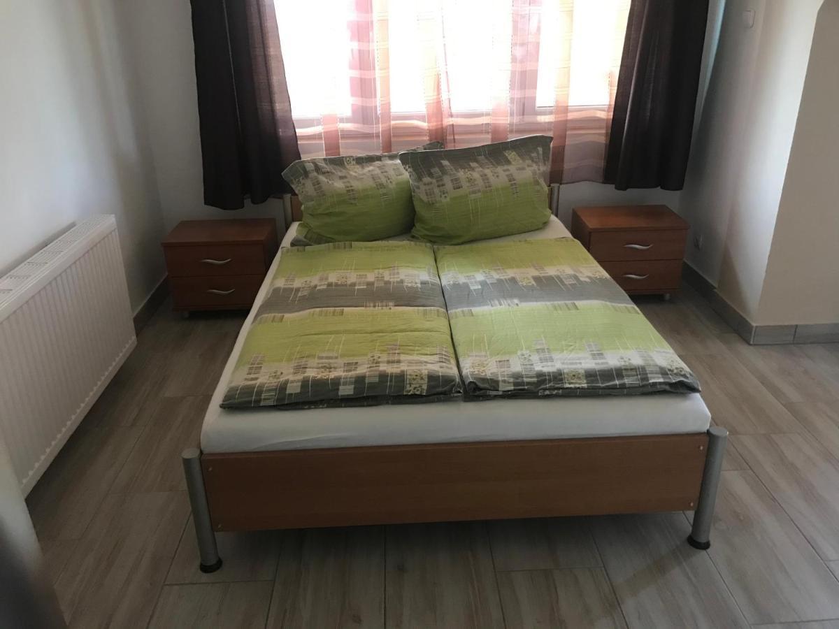 Famvarga Apartmanhaz Apartment Balatonfenyves Ngoại thất bức ảnh